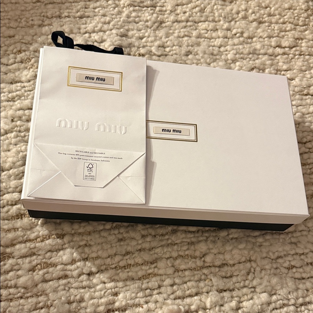 ❤️ NEW Bundle Large Miu Miu box with shopping bag
